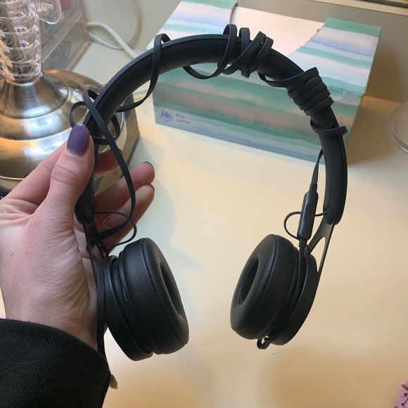 Beats by Dre - Picture 2 of 4